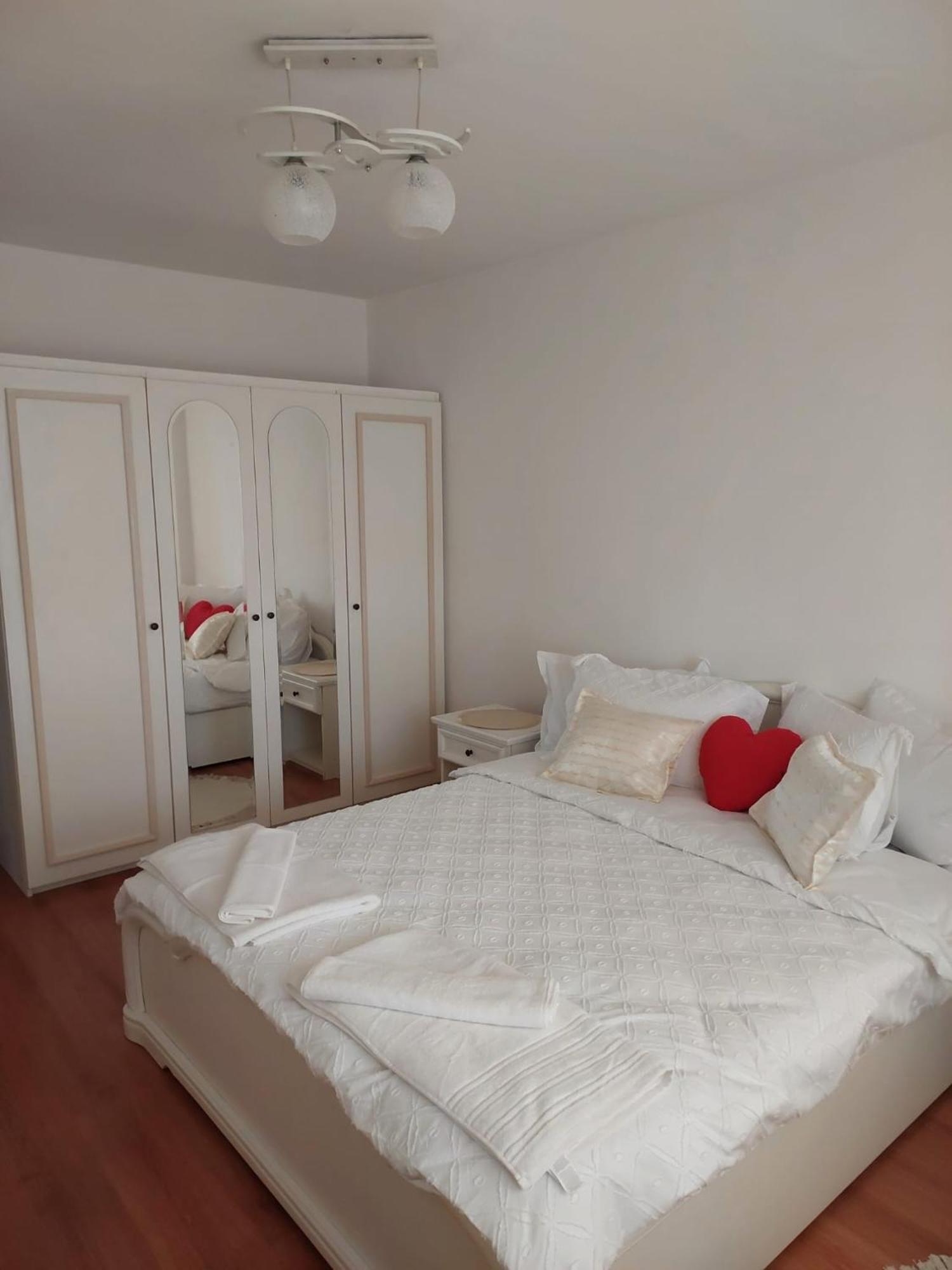 Panorama Mega Apartament Pantelimon Bucharest Exterior photo